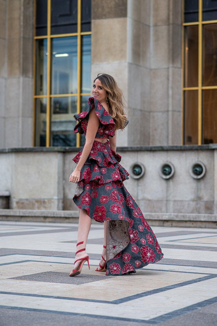 Ensemble asymétrique en jacquard fleurs rouges avec haut assorti - Maison Lou